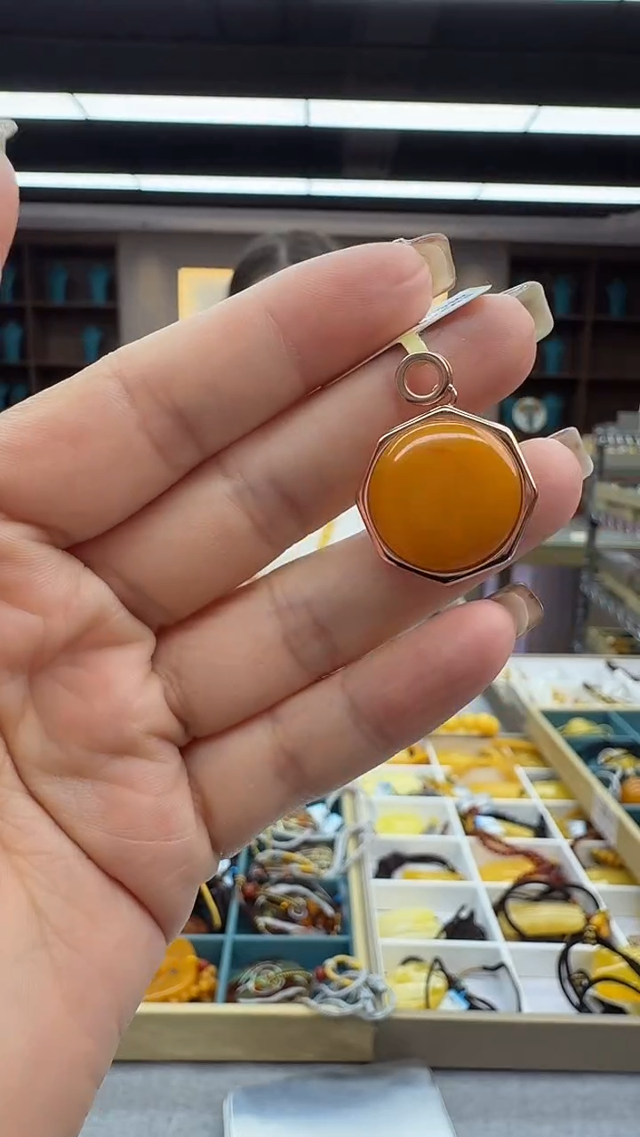 琥珀颈饰未镶嵌59秒拍号 假一罚三 