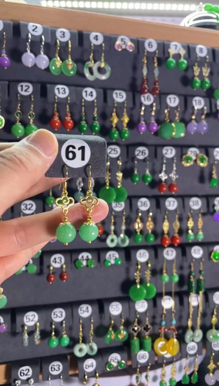 【闪购商品】翡翠耳饰银S925镶嵌61....