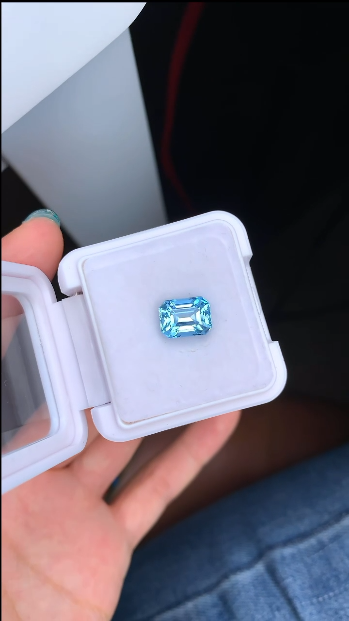 【闪购商品】海蓝宝石裸石未镶嵌3.72克拉