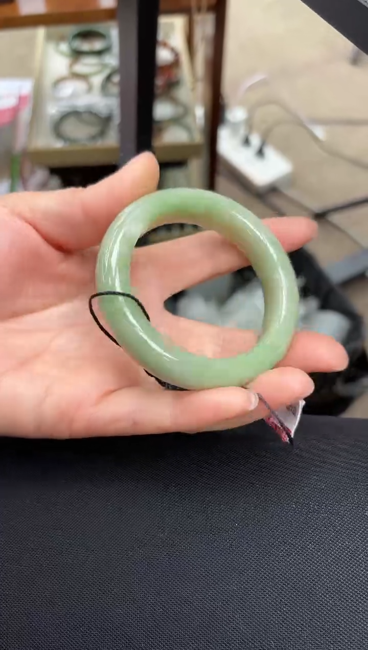 未镶嵌手镯和田玉Z-2(54MM)微瑕