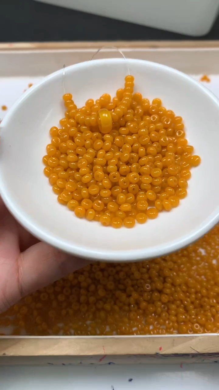 未镶嵌散珠玛瑙/玉髓E53 鸡油黄2*4mm100个8元