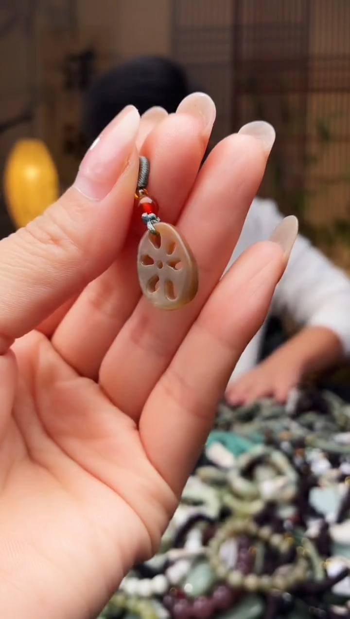 颈饰未镶嵌和田玉多样性发货，拍一发一