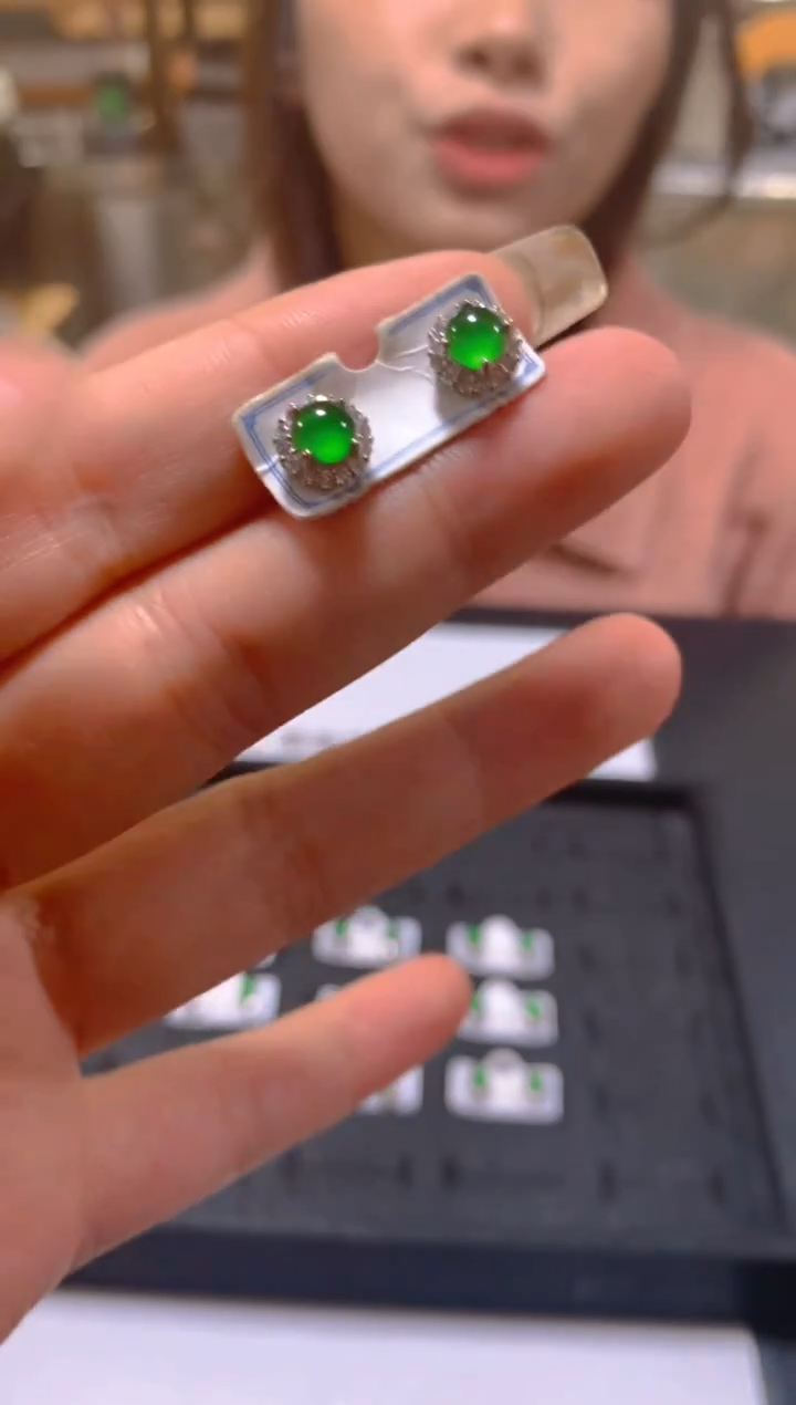 未镶嵌翡翠耳饰多样性发一