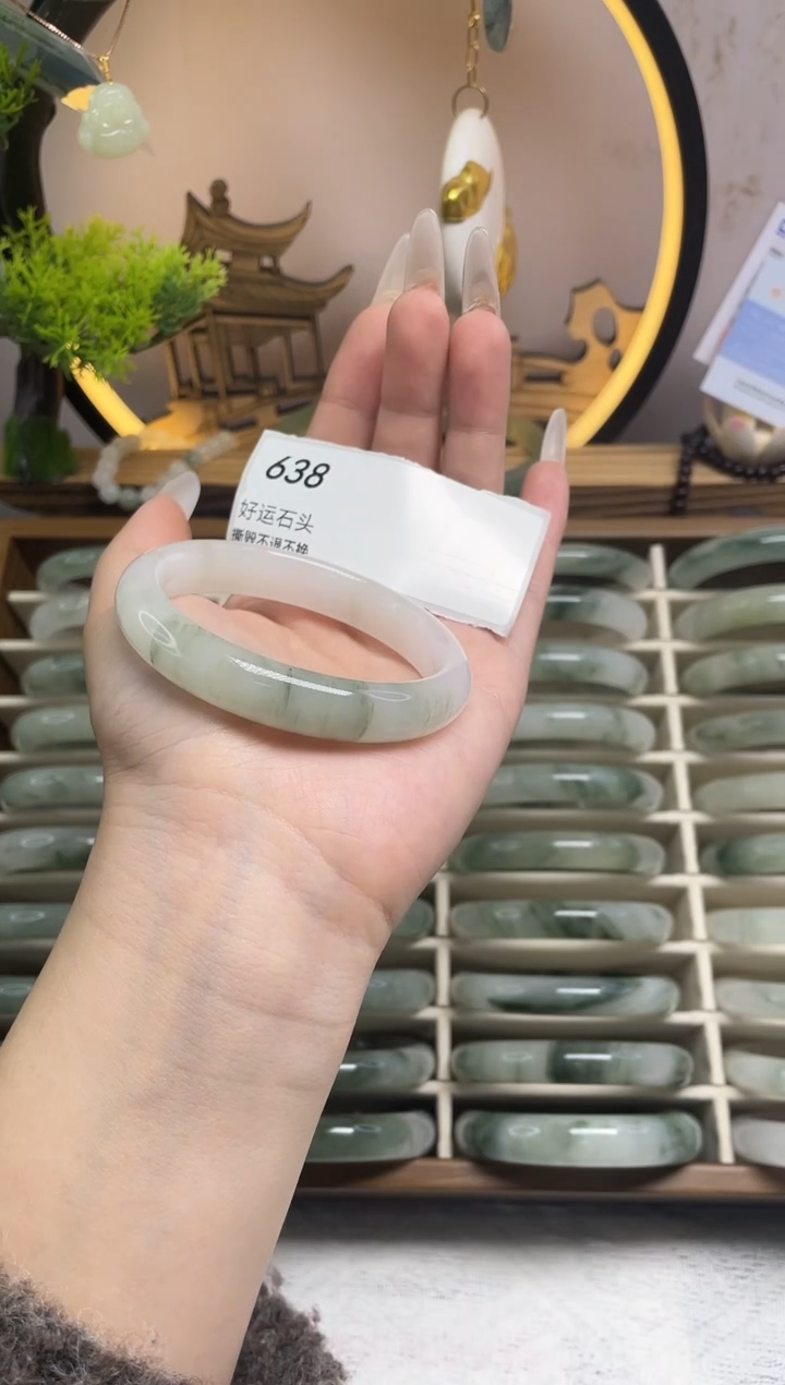 未镶嵌手镯石英质玉638