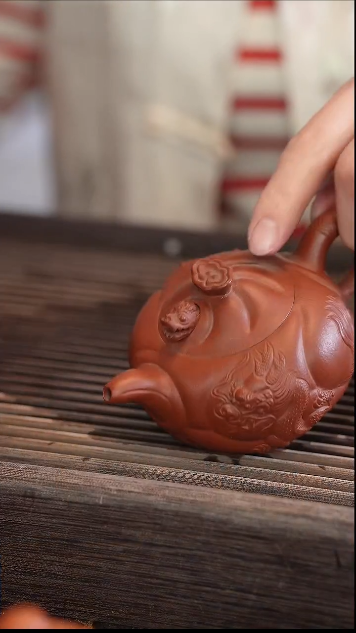 茶壶紫砂舌头断了    小品