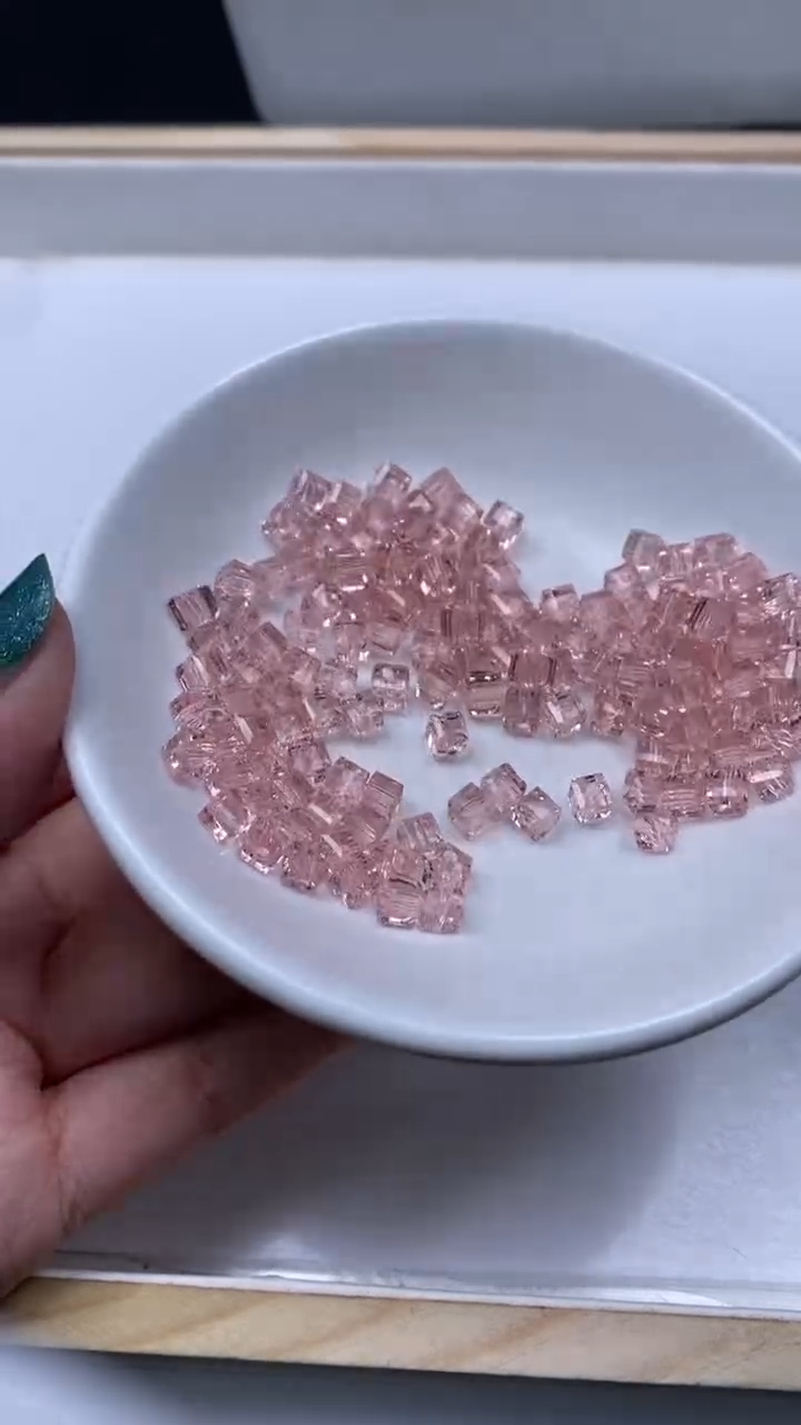 未镶嵌珠宝半成品水晶D678 粉水晶方糖4mm50个13.8元