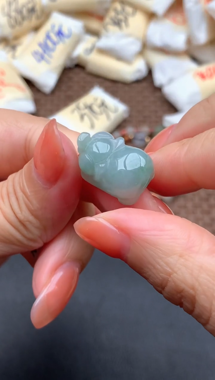 未镶嵌挂件翡翠1