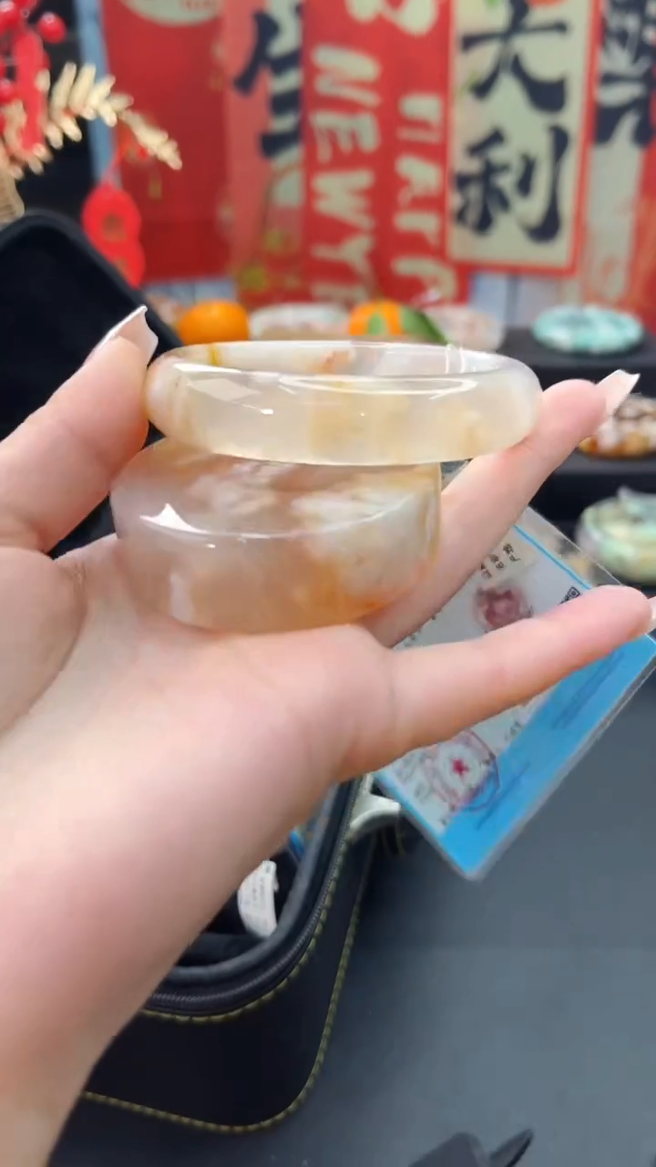 【闪购商品】石英质玉手镯未镶嵌赠送镯心（54圈口）