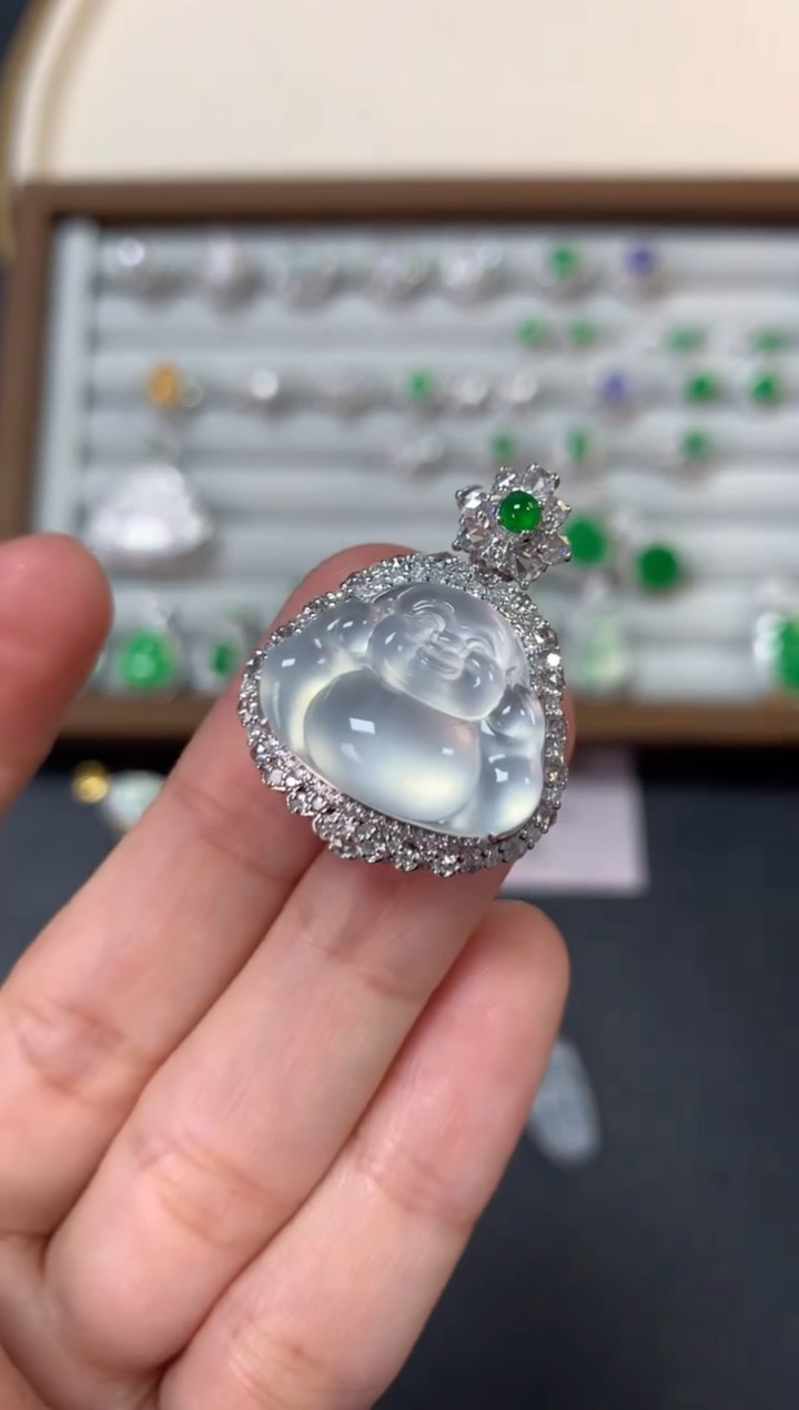 【闪购商品】翡翠吊坠(不含链)18K金镶嵌33800