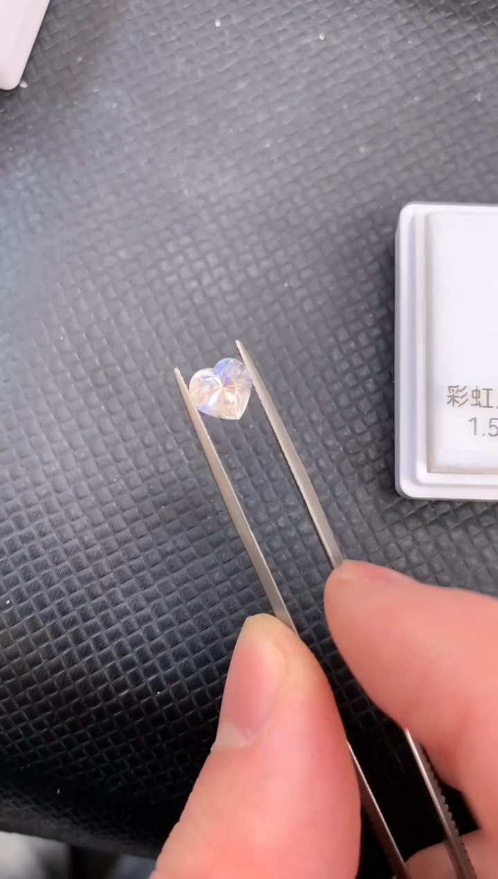 【闪购商品】月光石裸石未镶嵌天然彩虹月光石1.5ct