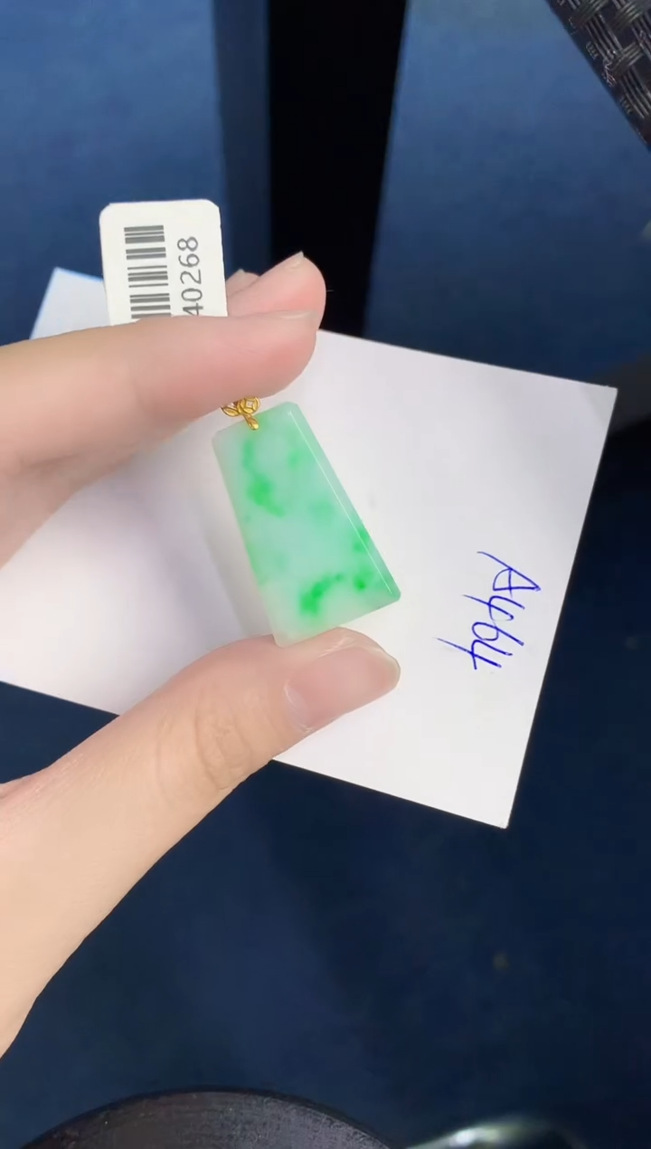 翡翠18K金镶嵌颈饰000000000