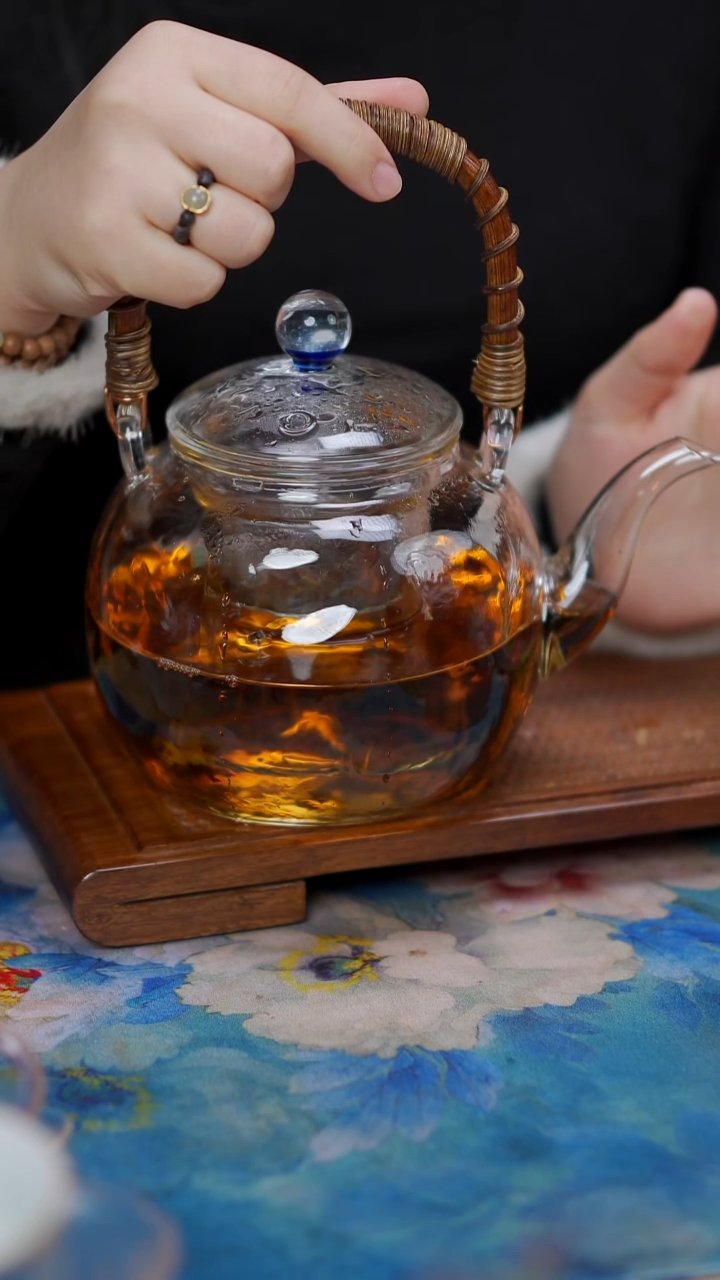 藤编蒸煮壶            
