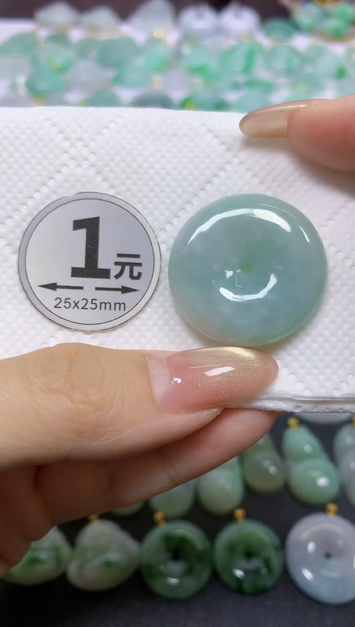 颈饰未镶嵌翡翠天然翡翠A货