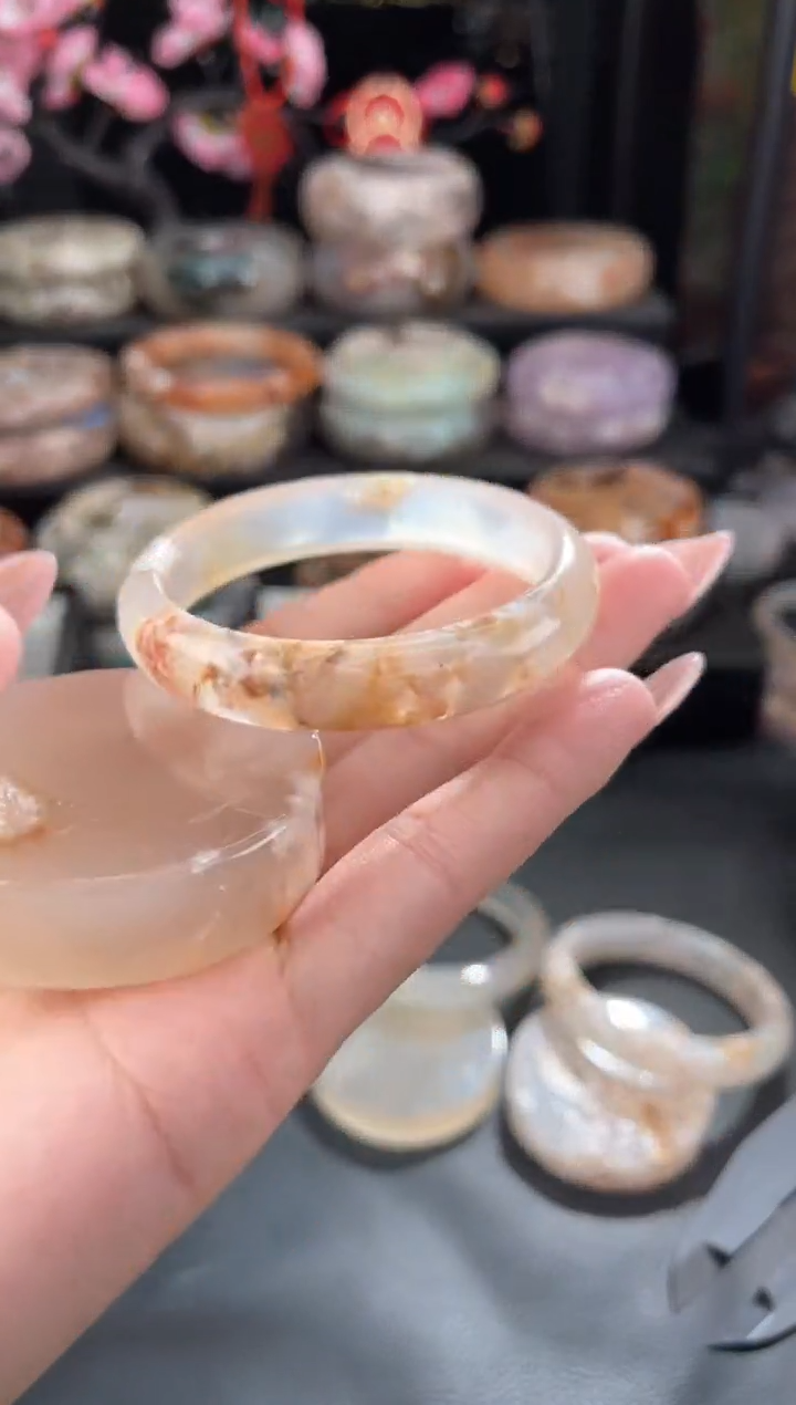 【闪购商品】石英质玉手镯未镶嵌樱花玛瑙51