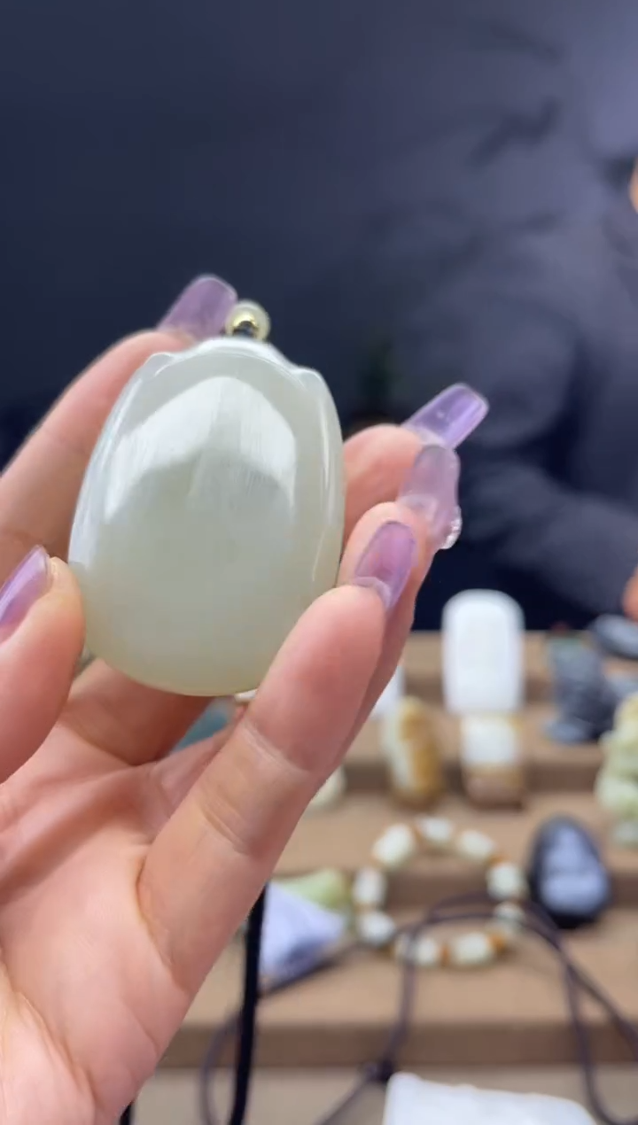 颈饰未镶嵌和田玉1