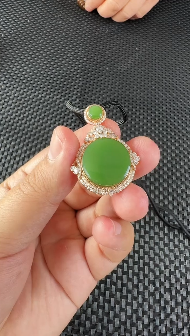 【闪购商品】和田玉（碧玉）吊坠18K金镶嵌1