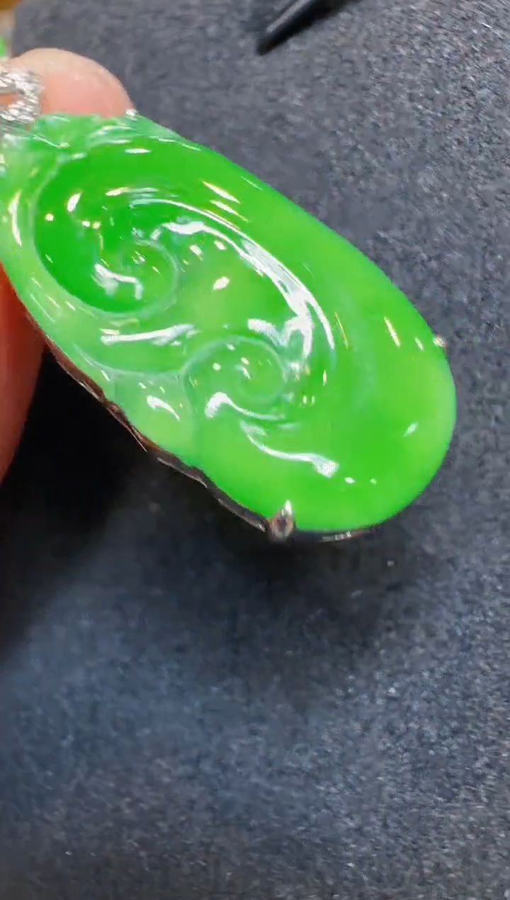 吊坠(不含链)18K金镶嵌翡翠多样性团购发一件