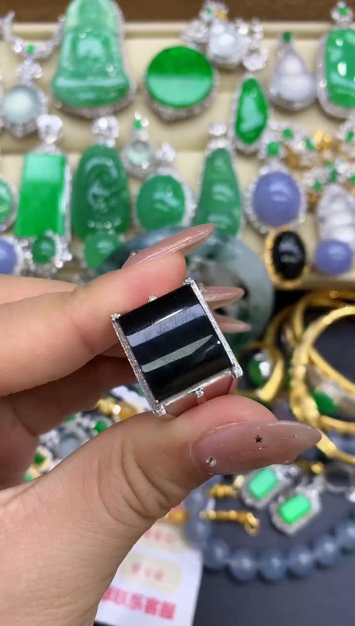 18K金镶嵌戒指翡翠275-中国好珍宝