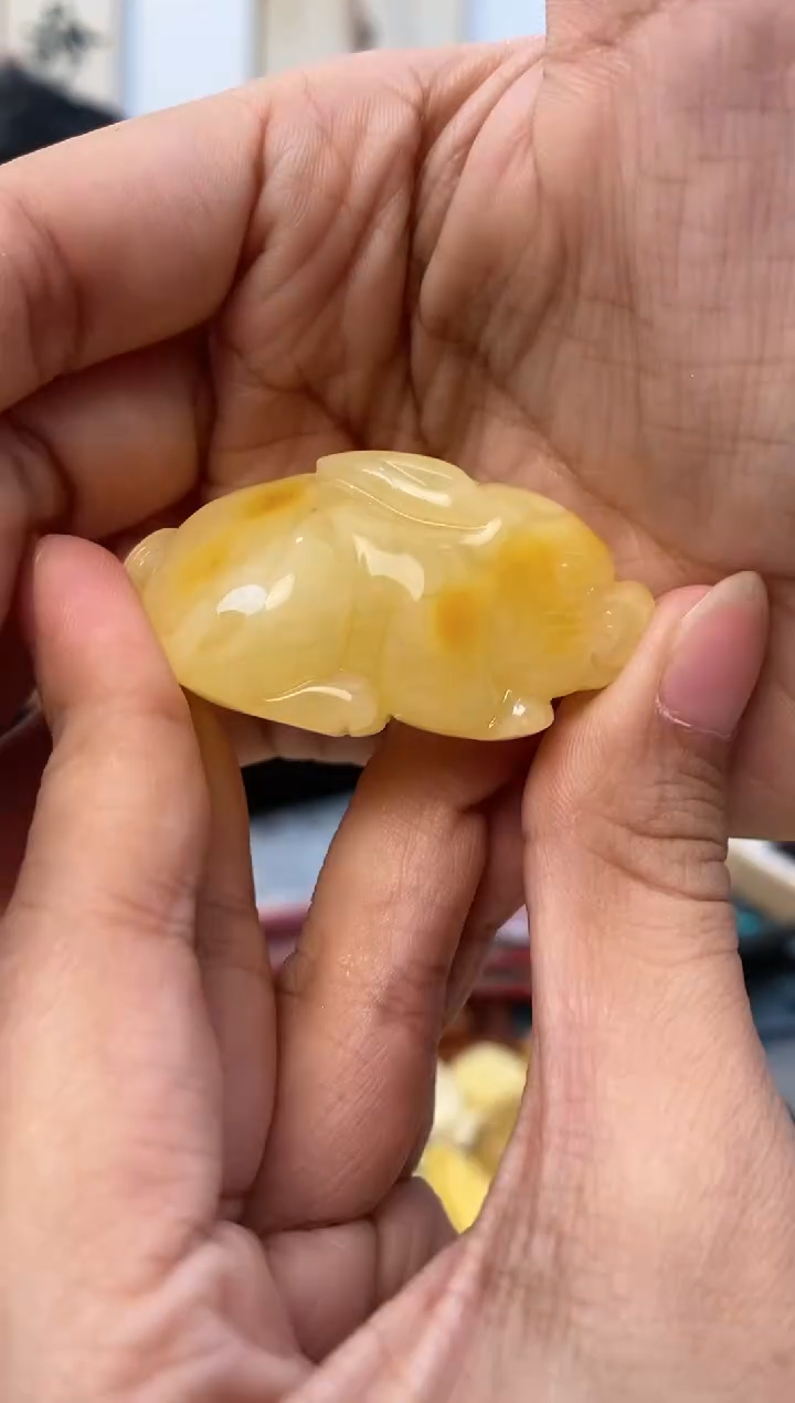 【闪购商品】蜜蜡裸石未镶嵌天然琥珀蜜蜡兔子