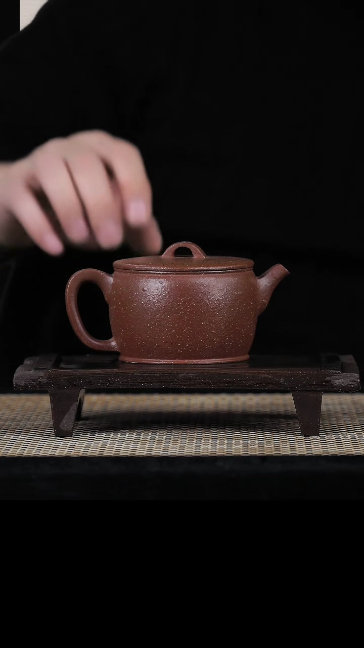 【闪购商品】手工原矿红降坡汉瓦  180cc