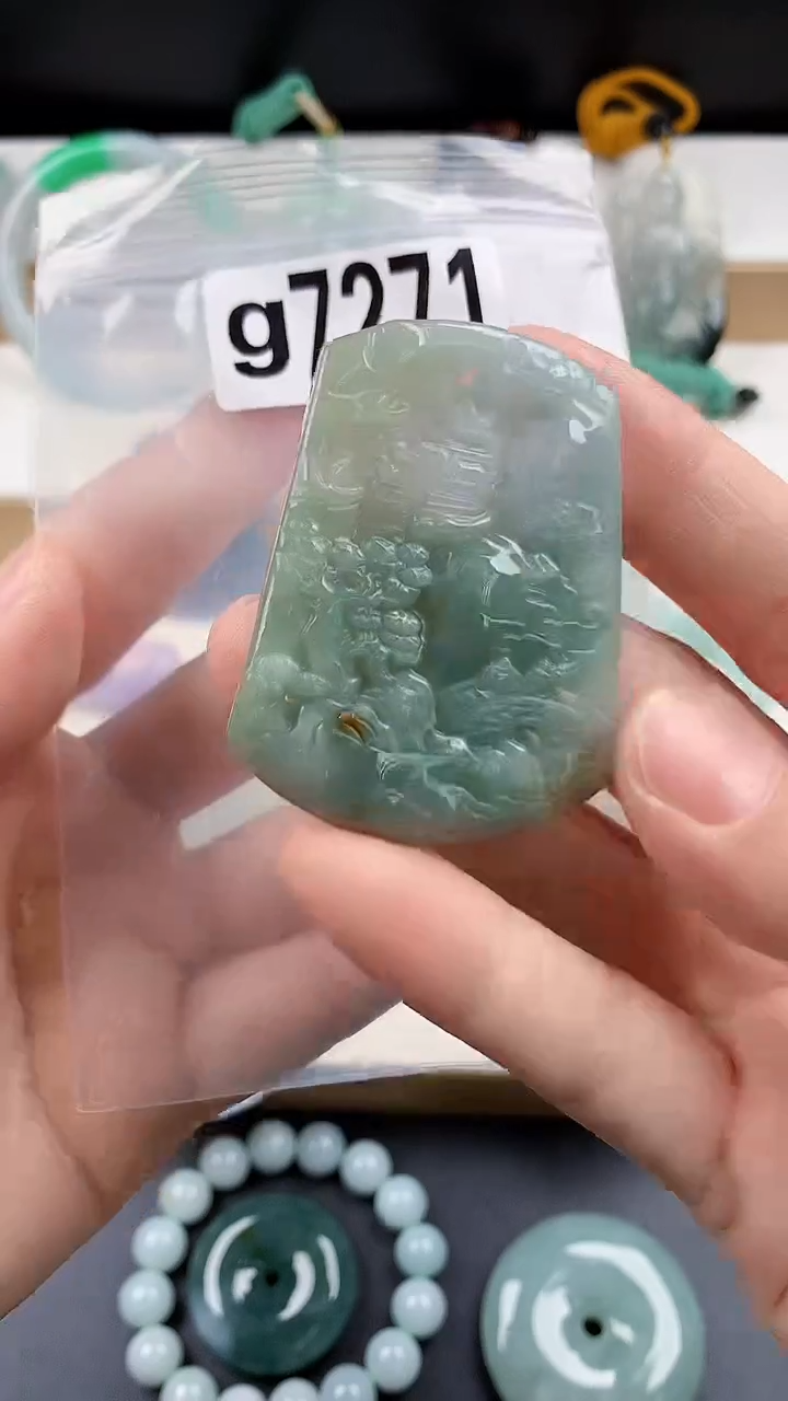 颈饰未镶嵌翡翠天然翡翠吊坠挂件