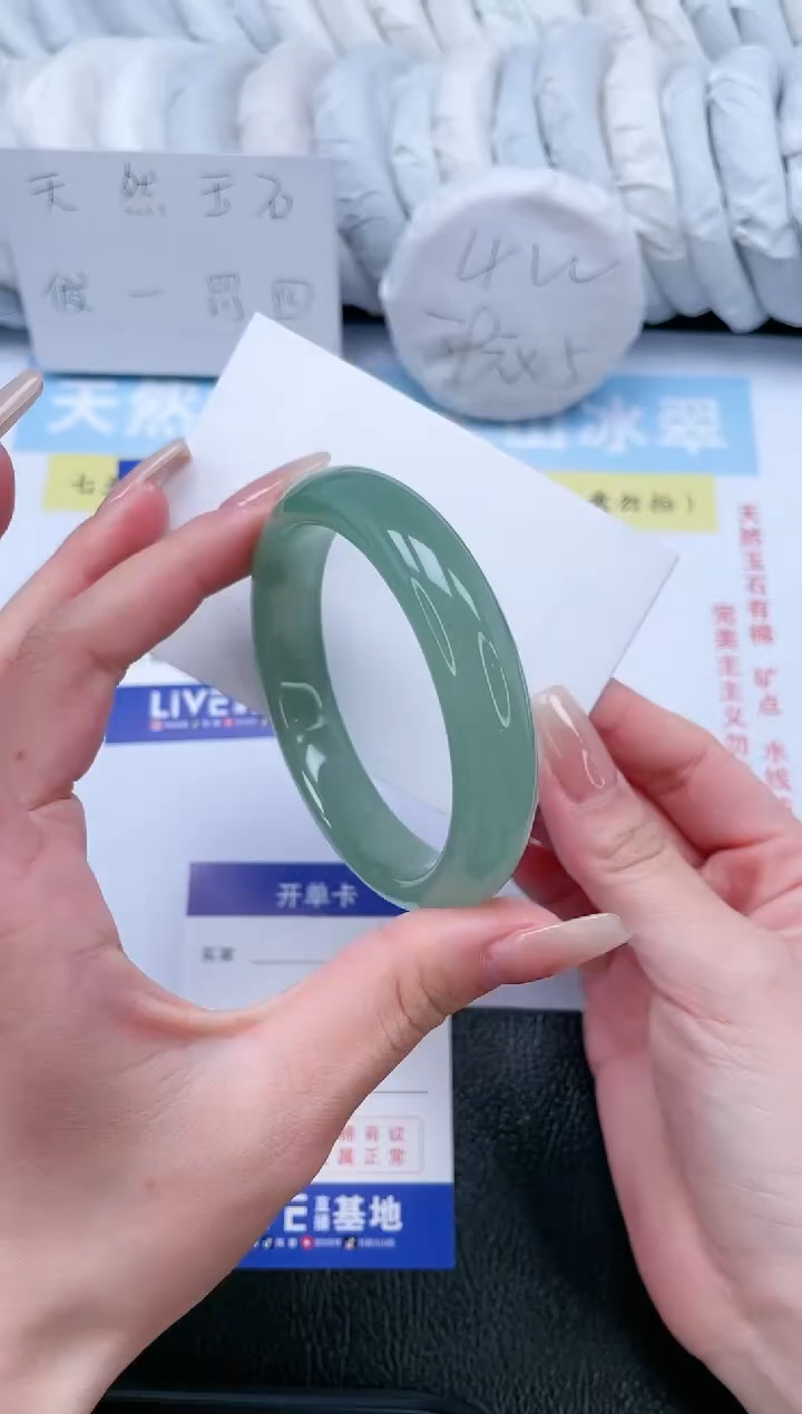 【闪购商品】石英质玉手镯未镶嵌T126-56.7