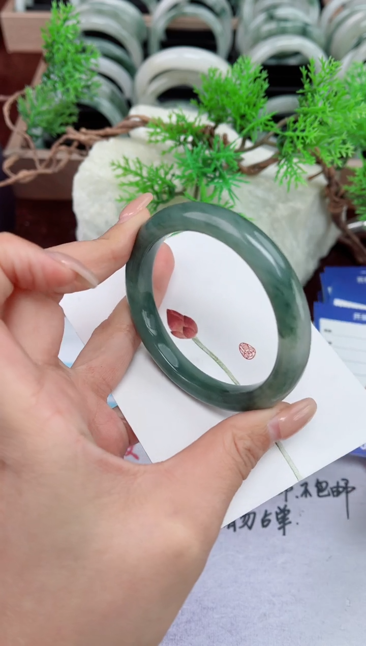【闪购商品】石英质玉手镯未镶嵌351