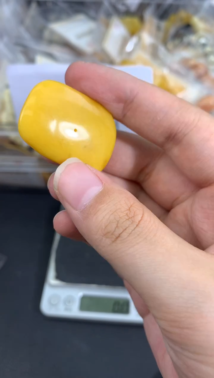 蜜蜡未镶嵌珠宝奇石152