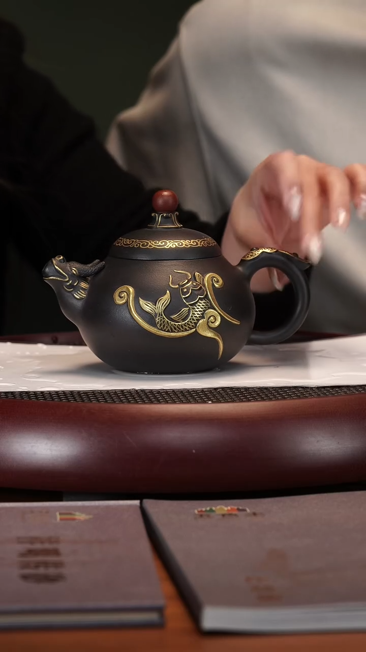 【闪购商品】紫砂茶壶2-86YXM鱼跃龙门黑料380cc