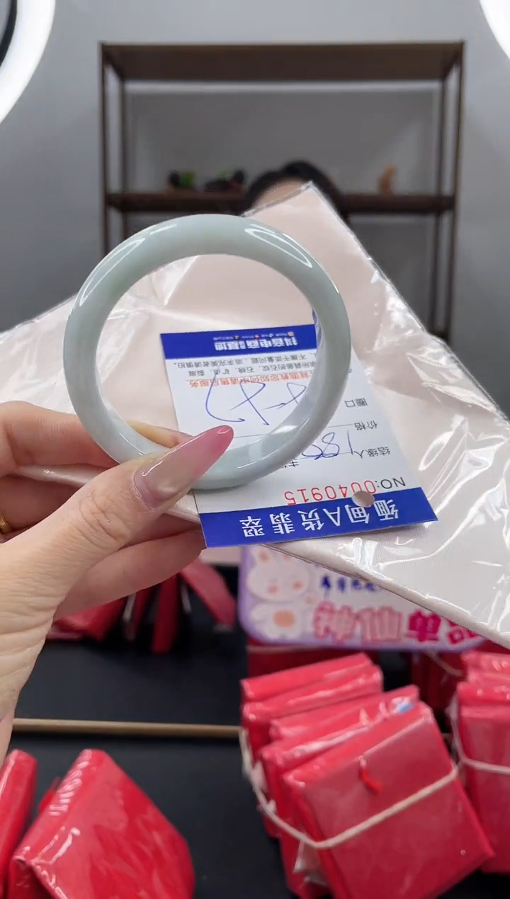 未镶嵌手镯翡翠188.00