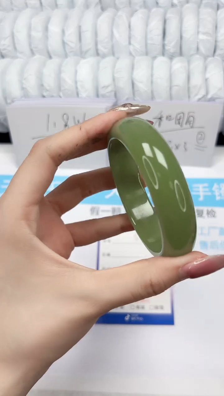 【闪购商品】石英质玉手镯未镶嵌377-59.9