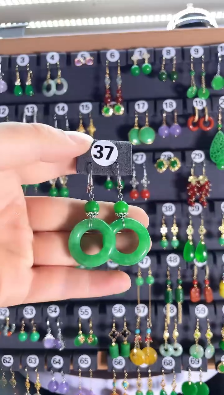 【闪购商品】翡翠耳饰银S925镶嵌37...