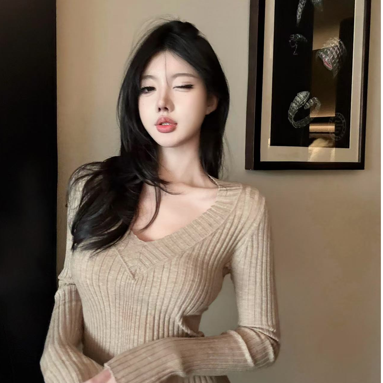 Laareetoo 坑条毛衣打底衫女秋冬新款V领修身内搭长袖套头针织衫