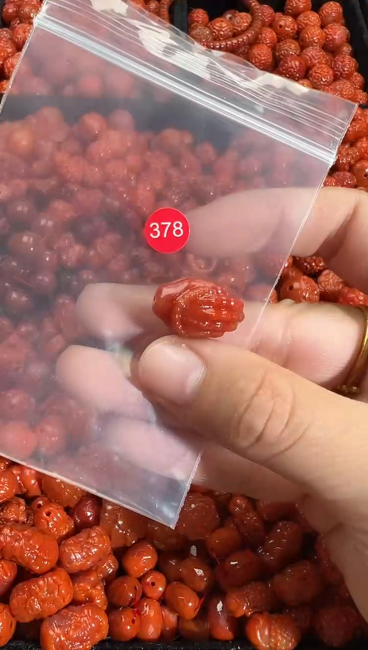 颈饰未镶嵌南红玛瑙1