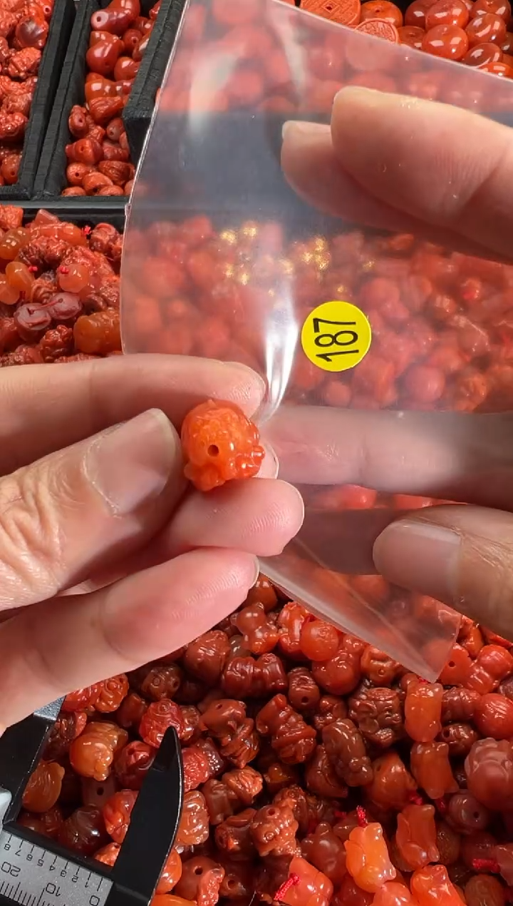 【闪购商品】南红玛瑙颈饰未镶嵌1