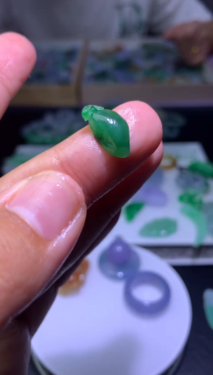 定制翡翠未镶嵌毛货