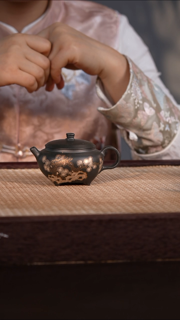 茶壶紫砂九龄君子兰 150cc