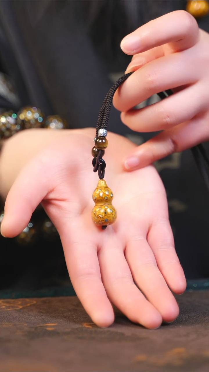 【闪购商品】金黄大漆紫光檀螺钿小脖挂