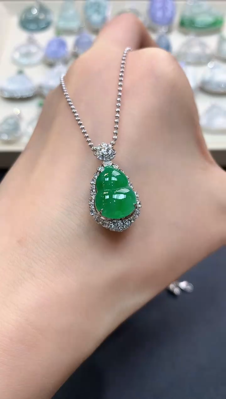 【闪购商品】翡翠吊坠(不含链)18K金镶嵌v110   