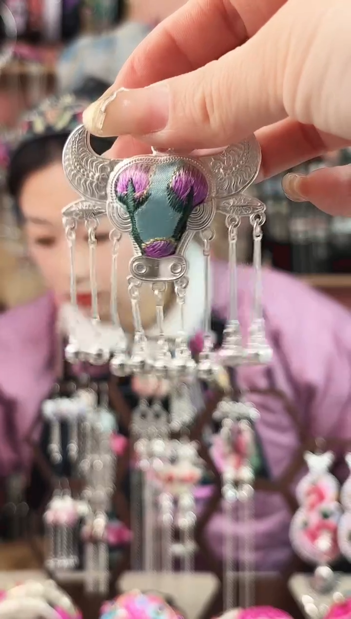 艺枝独绣手工饰品190