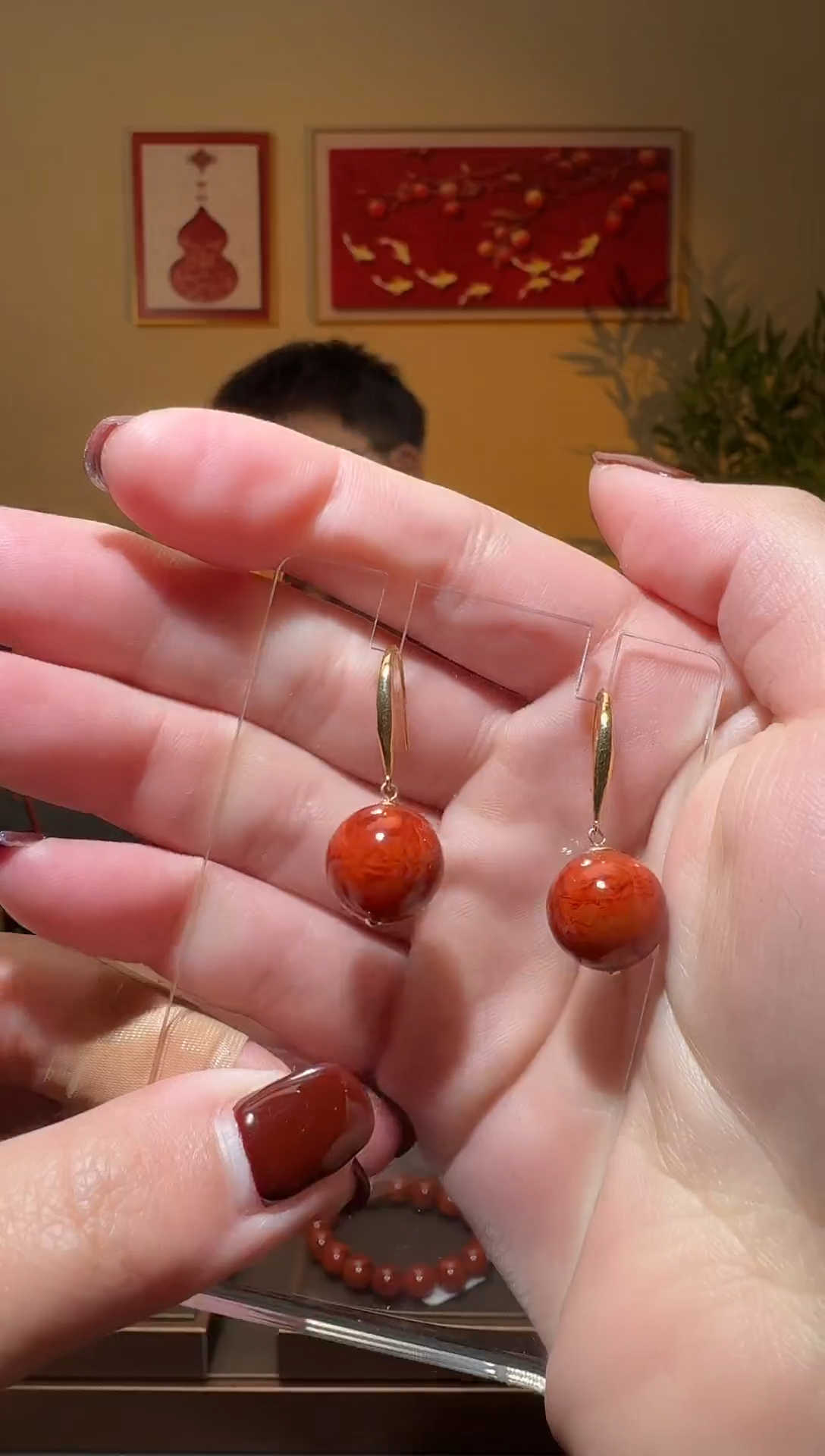 【闪购商品】南红玛瑙耳坠18K金镶嵌一对约12mm 多样性发货