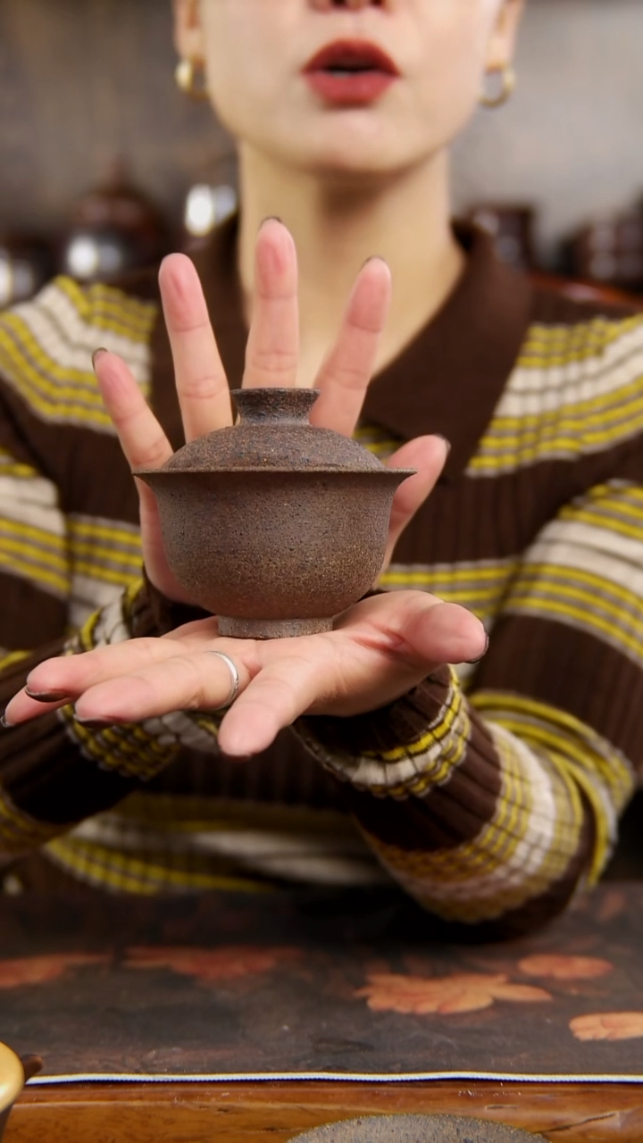 粗泥裸烧的两才盖碗