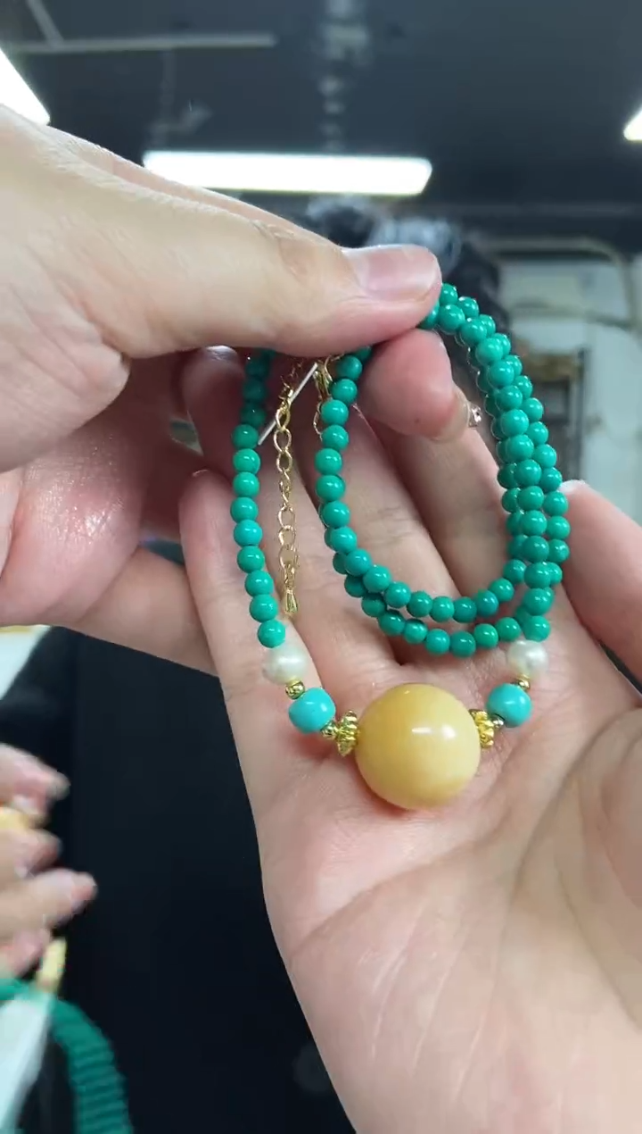 【闪购商品】蜜蜡裸石未镶嵌多样性发其一颜色微差