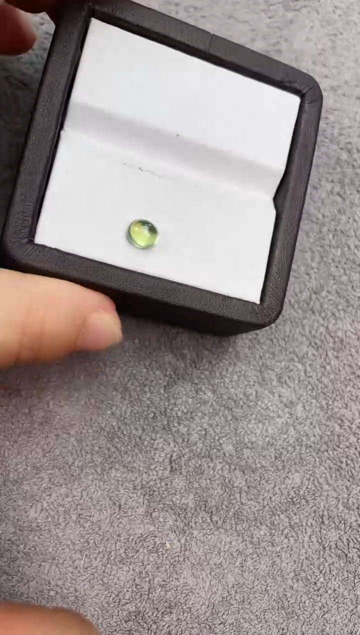 葡萄石未镶嵌裸石1.5ct   