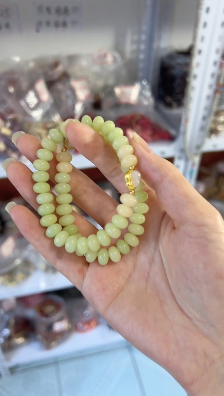 201  菩提根/象牙果手串手持（默认微瑕）