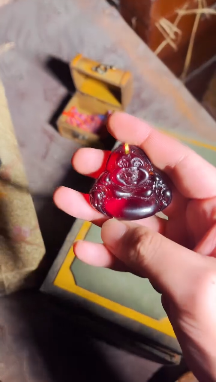 未镶嵌颈饰血珀硕宝宝精品精选链接ERGRE