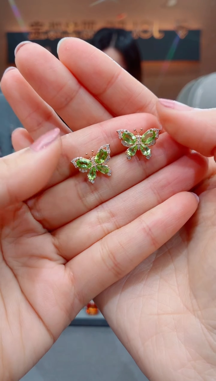 银S925镶嵌耳饰橄榄石橄榄石耳饰