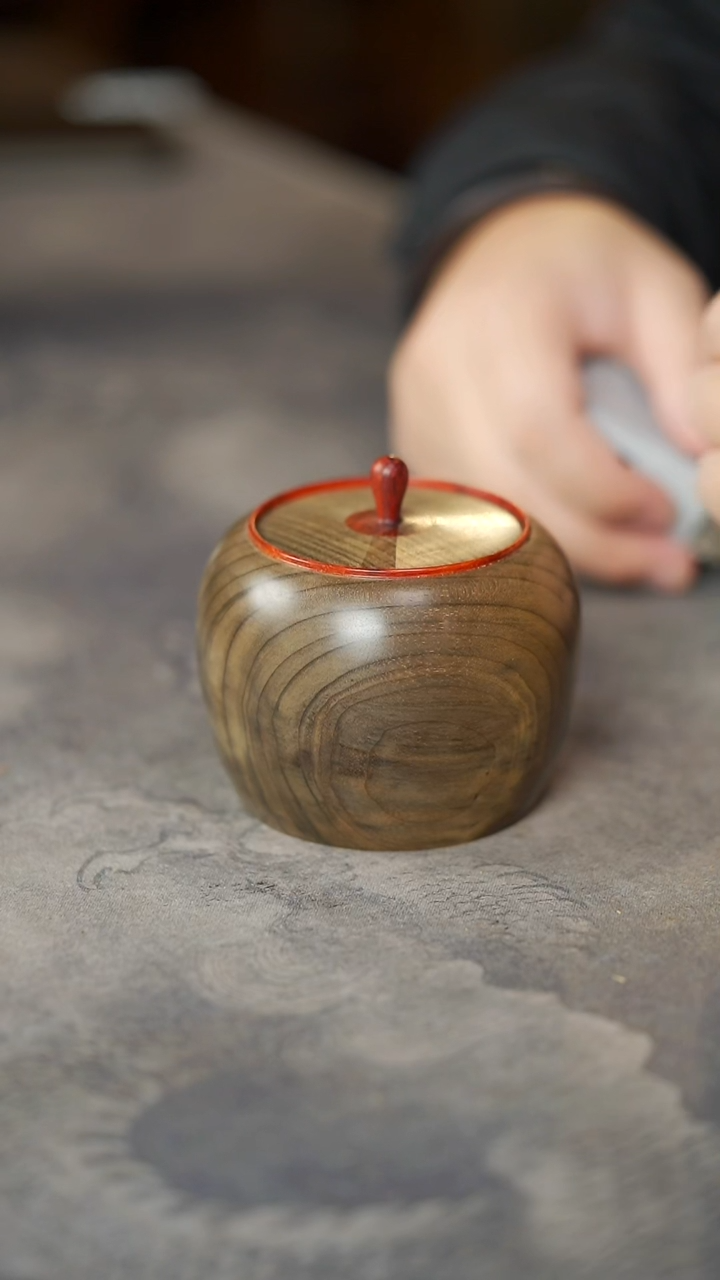 金丝楠696号阴沉满花纹品香茶仓醒茶罐