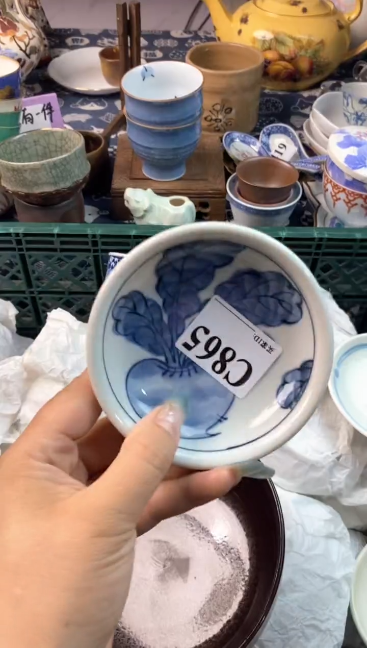 瓷片一*[○･｀Д´･ ○][○･｀Д´･ ○]