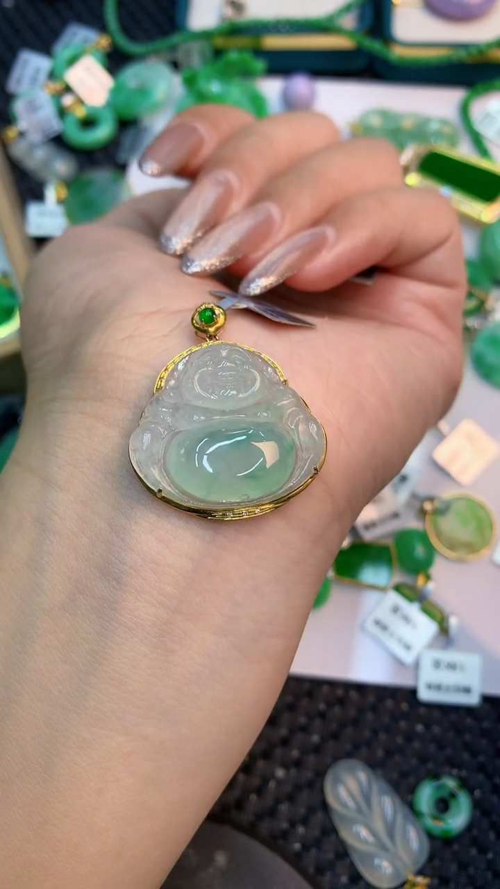 颈饰18K金镶嵌翡翠1